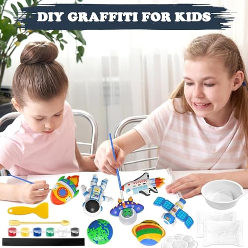 Storio Toys DIY Mould and Paint Craft kit - Astronauts Space | Kids DIY Craft For 5 Years | Plaster Figurine Set with Pigments, Palette & Mold, Painting Art & Craft Set -Gift Toys for 3 4 5 6 7 8 Year Old Boys & Girls